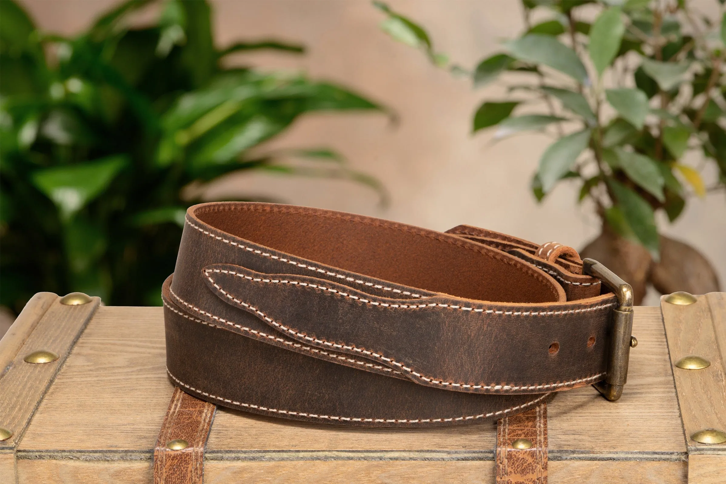 The Crazy Horse: Men's Oil Tanned Stitched Leather Belt 1.50" With Scalloped Ends