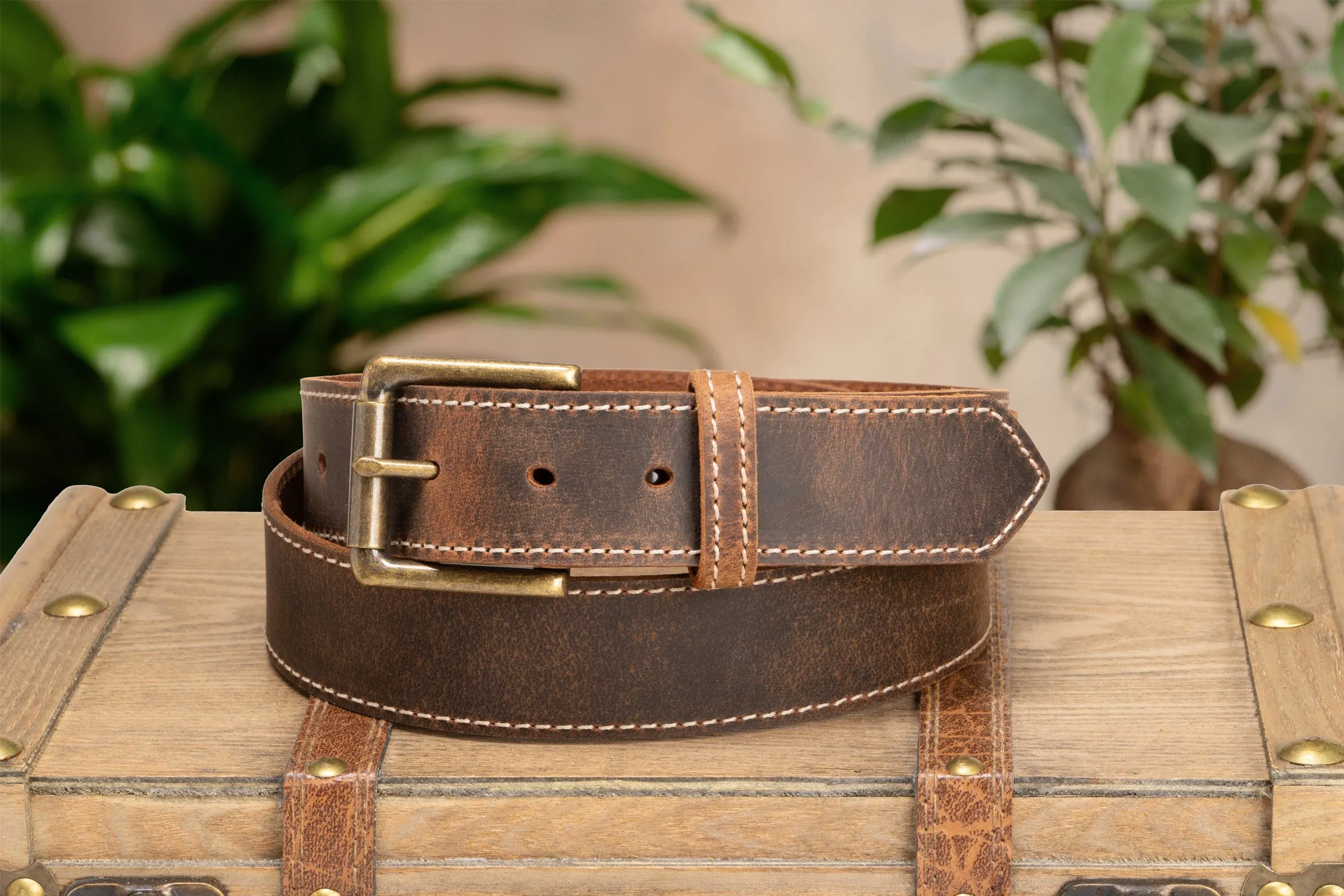 The Crazy Horse: Men's Oil Tanned Stitched Leather Belt 1.50" With Scalloped Ends