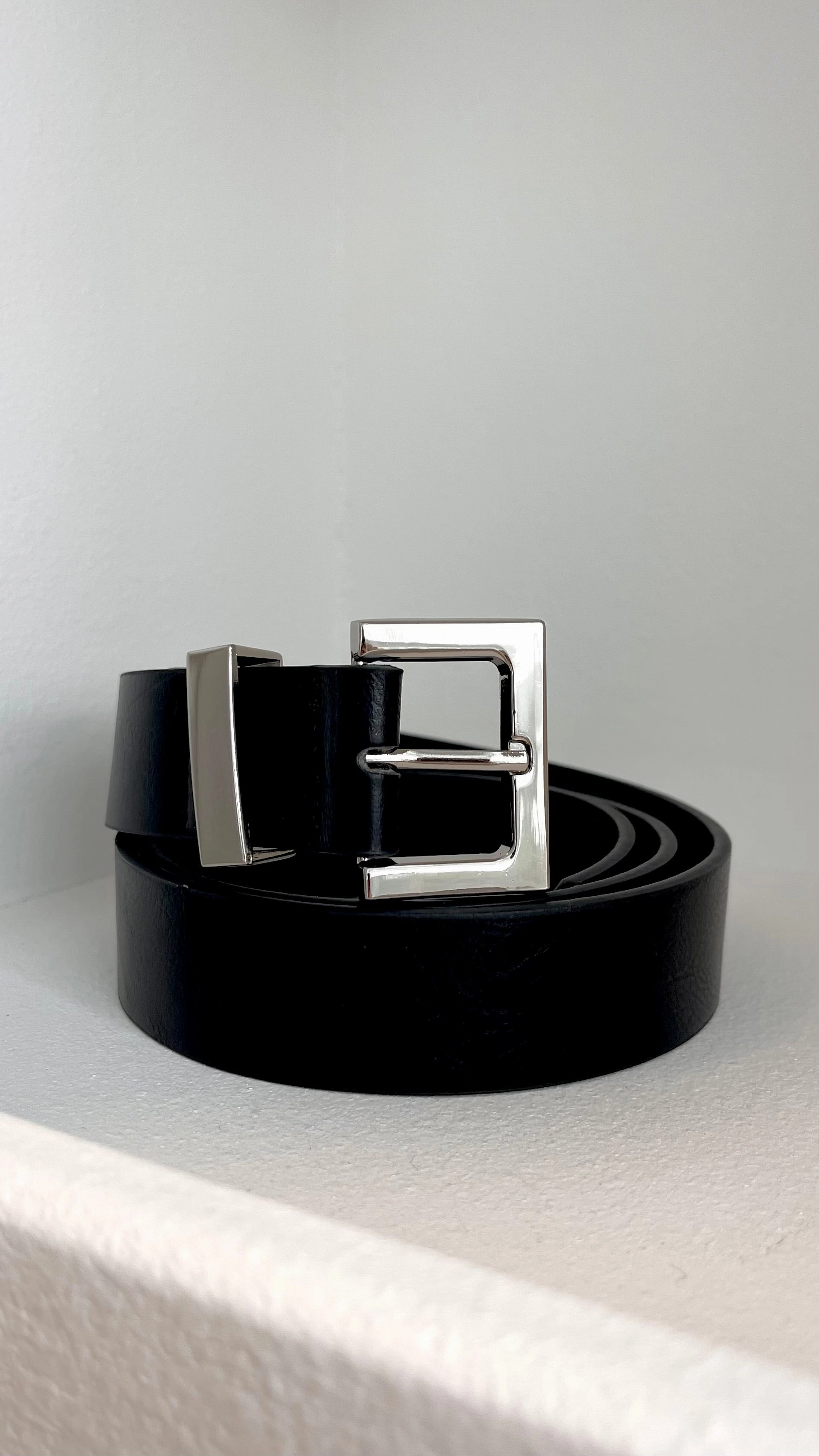 Valarae Belt - Black / Silver
